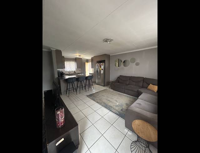 2 BEDROOM CLUSTER FOR SALE IN TERENURE